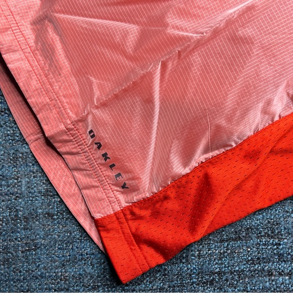 Oakley Translucent Sunset Shorts in Molten NWT Men’s Size Large - Picture 2 of 8